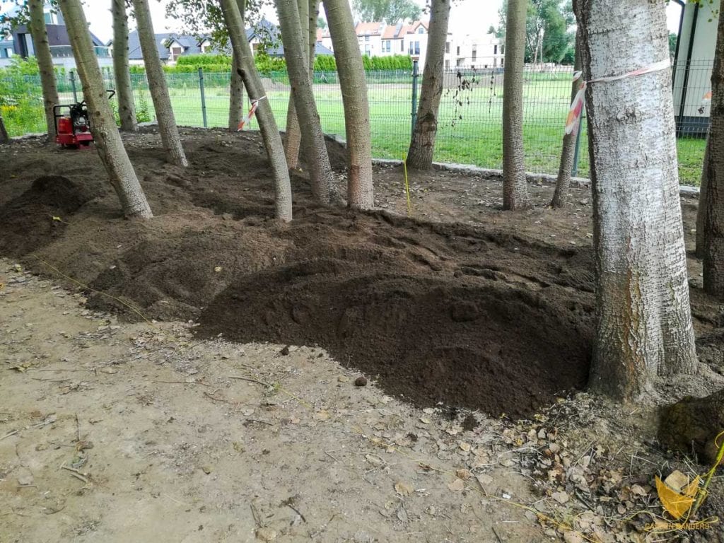 przygotowywanie-spadku-terenu-pod-strumień