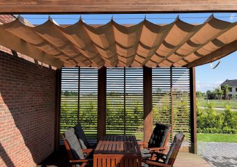 Rolety rzymskie jako proste osłonięcie tarasu